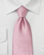 combinar gravata rosa com camisa branca